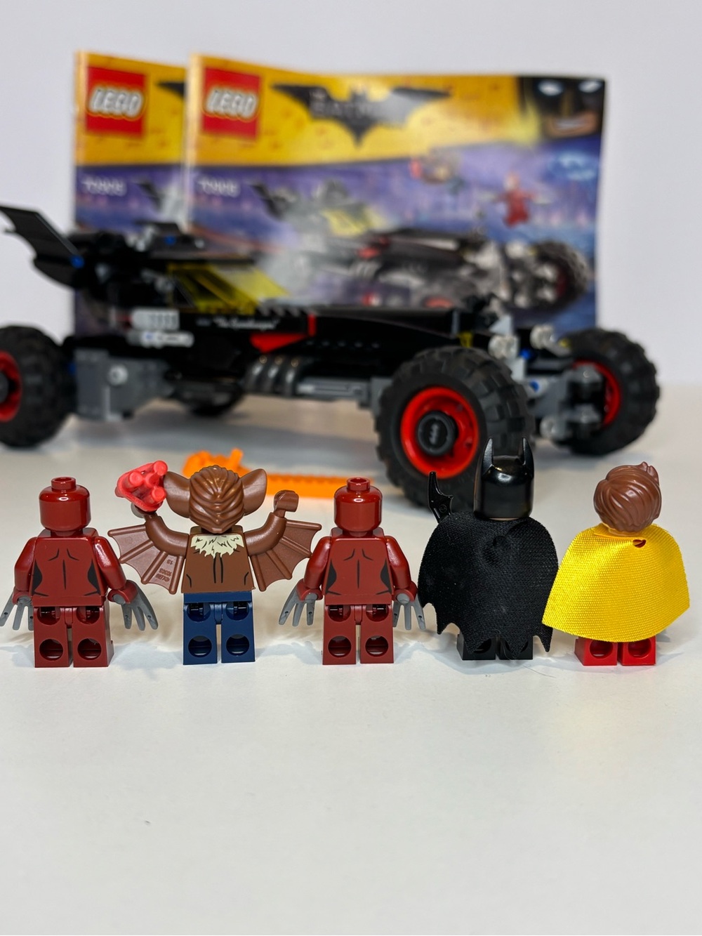 LEGO #70905 The Batmobile - Picture 5 of 16